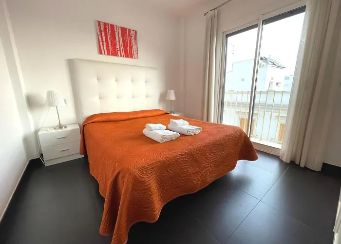 Апартаменты Lual Plaza De Espana - 1